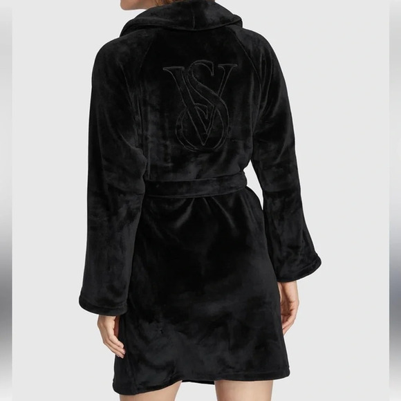 Victoria’s Secret‎ Black Velvety Plush Short Robe. Size M/L. - Picture 4 of 13